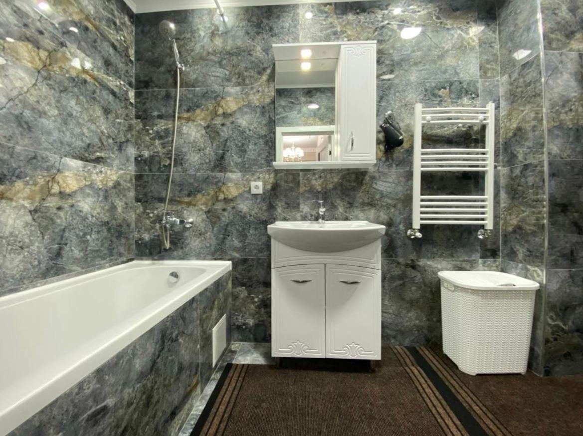 キシナウLuxury Oasis Flatアパートメント エクステリア 写真